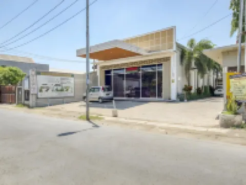Sunshine Family Homestay Near Terminal 1 Juanda Airport Hotels in Waru