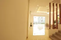 The Melbourne Hotel Hotels in Ninh Tiến