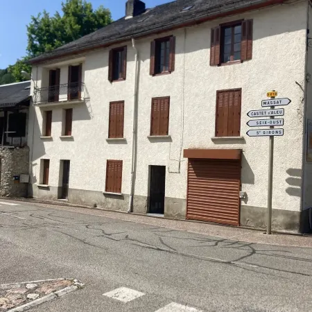 Pyrenean Pursuits