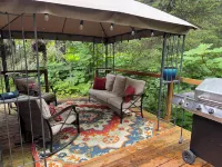 Nauti Otter Inn and Yurt Village Hotels in Bear Creek
