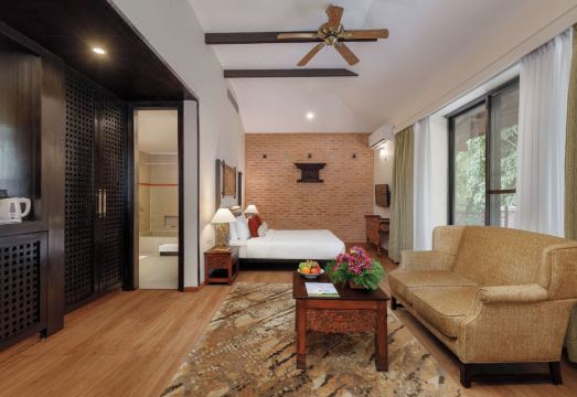 Gold luxury apartment near the beachOver view