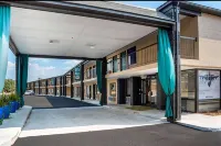 Super 8 by Wyndham Daleville/Fort Novosel