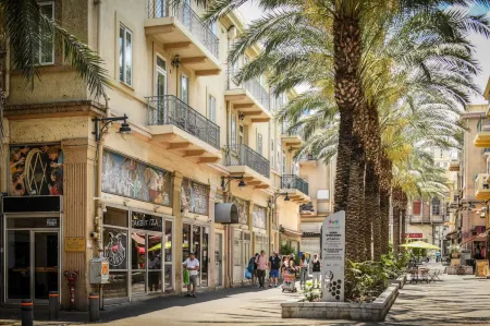 The Printhouse Boutique Studio 8 Отели в г. Кирьят-Бялик