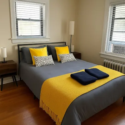 Charming 1-bedroom apt walk to Train and DownTown area with WiFi, AC Harbor Island Park附近的飯店