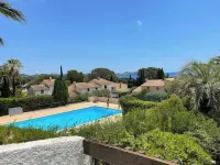 Cosy apartment with sea view and swimming pool