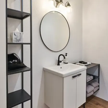 One-bedroom penthouse suite-located downtown White Salmon, suite 13