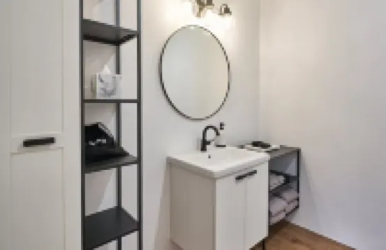 One-bedroom penthouse suite-located downtown White Salmon, suite 13