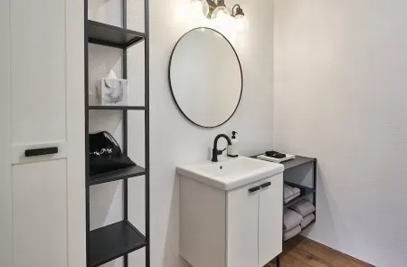 One-bedroom penthouse suite-located downtown White Salmon, suite 13