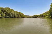 Riverfront Cottage Near Rock Island State Park - 3-Star