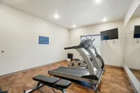 Cobblestone Hotel & Suites-RussellsPoint - Kuntosalit