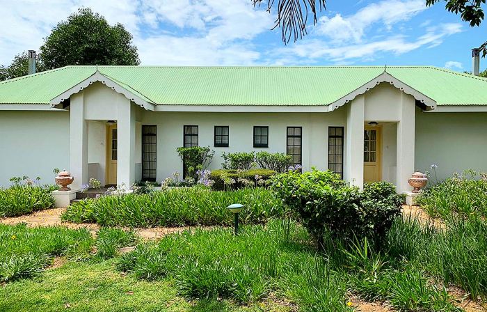 Sherwood's Country House