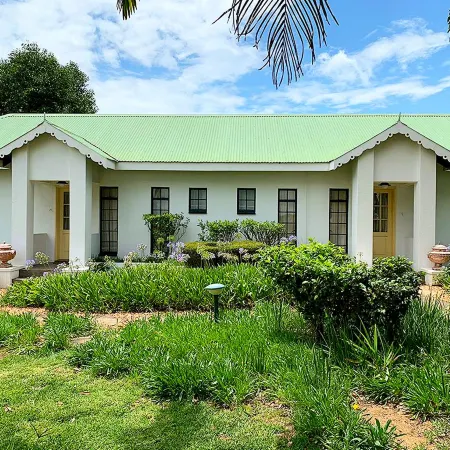 Sherwood's Country House