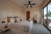 Casa Coyote Holbox - Rooftop Pools