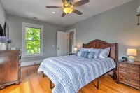 Charming Greenport Gem 1, 1 Mile to Ferry! - parking