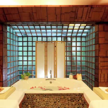 Mom Tri's Villa Royale