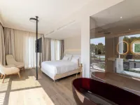 Hi Hotels Sirmione - Lakeview Pool Hotel in zona Centro Storico
