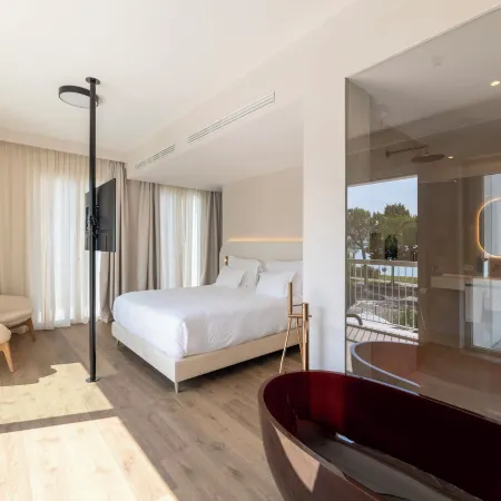 Hi Hotels Sirmione - Lakeview Pool