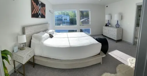 Brand New modern 3 story home with fenced in yard! Outdoor hot tub and firepit