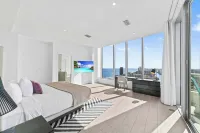 2BR Ocean Penthouse: Private Terrace & Hot Tub
