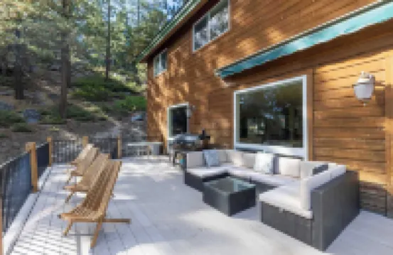 The Elevator House Sleeps 10! Hotels in Kingsbury