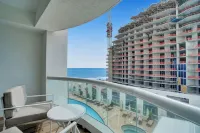 Luxury Beachfront Studio-with Daily Cleaning