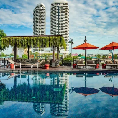 Riva Surya Bangkok Hotel dekat Dermaga Praathit