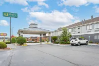 Quality Inn Prattville I-65 - parking