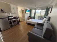 Charming Studio with Private Lanai - Cozy Retreat in Waikiki