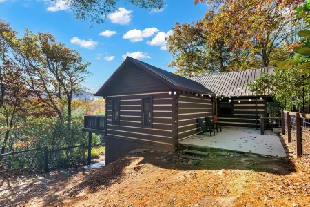 Cozy Modern Cabin w/Year Round Mountain Views, Hot Tub, Pet Friendly& EV Charger