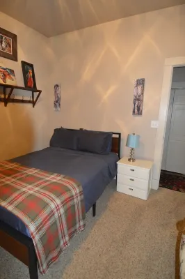 Cozy Mountain View home just blocks from center of town.