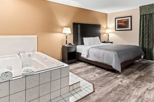 Quality Inn & Suites Granbury Hotels in Granbury