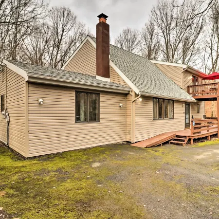 Near Big Boulder Mtn: Cabin w/ Furnished Deck