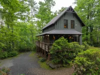 Summer Haven - Your Adventure Retreat near Dupont and Pisgah National Forests Hotels near Fred W. Symmes Chapel