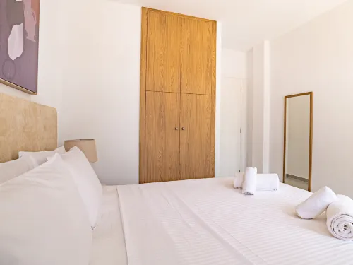 Sanders Paros Gardens - Sleek 1-Bdr Apt w Patio Hotels in Molos Parou