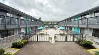 Pepper Tree Inn