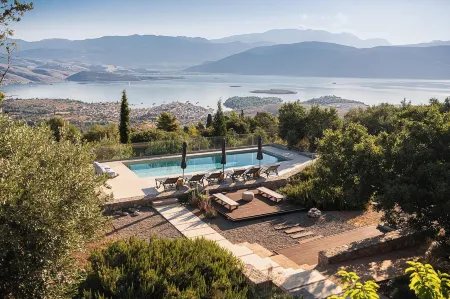 Rosmarino Villa Galaxidi