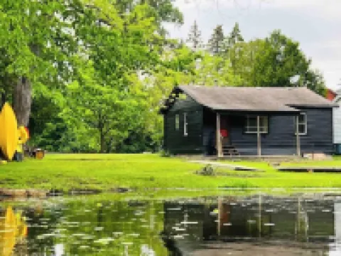 Up North feel in Clarkston, Lake cabin with kayaks Hotels in Independence charter Township