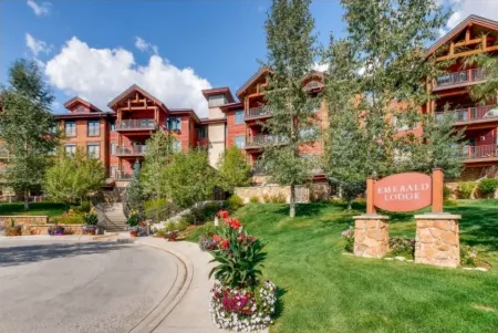 *Steps to Gondola* 5 Bedroom 5 Bath *