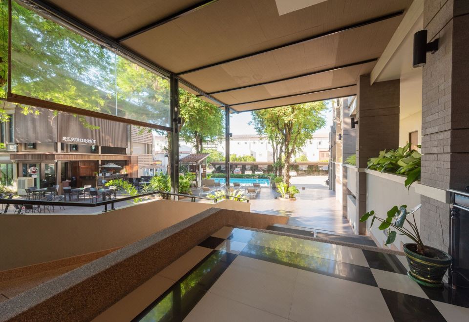 4. 롬옌 가든 플레..