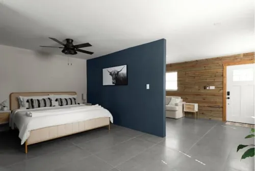 Private Lux Farmhouse | Hard Rock | Amphitheater Hotels in Mango