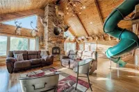 Buffalo County Log Cabin w Guesthouse and pool