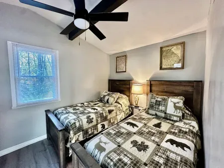 Cozy Cabin Near Callaway Gardens