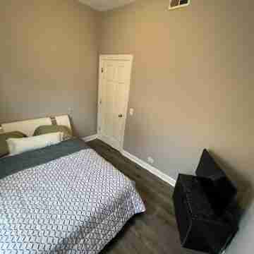 Spacious 3-bedroom apartment in awesome Chicago with AC, WiFi Rooms