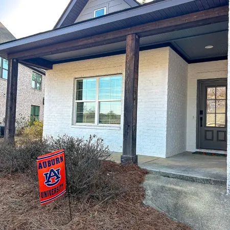 New! No Dawgs- Full 3-bedroom house minutes to campus