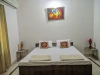 Kridha Holidays Homestay with Kitchen 스리 크리슈나 잔마스탄 템플, 마투라 주변 호텔