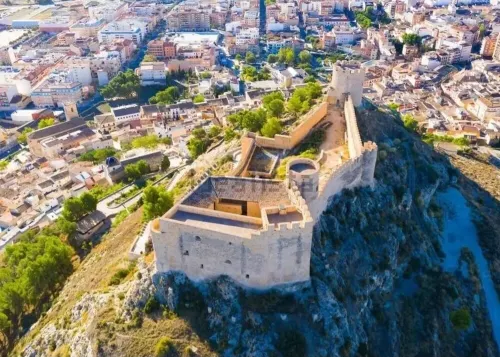 Rural house for 8 people in Castalla with private bar, barbecue and terrace. Hotels in Castalla