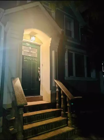 Spacious Bohemian Retreat Отели рядом с достопримечательностью «Заказник Джамайка Бэй»