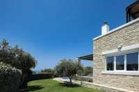 Villa Elies – Private Retreat Surrounded by Olive Trees