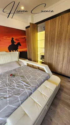 Moderno,lujoso con hermosa vista 360° de Cuenca equipado con  cama de masajes فنادق في 