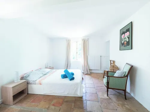 Maison Familiale Avec Grand Jardin Privé au Bord du Lez